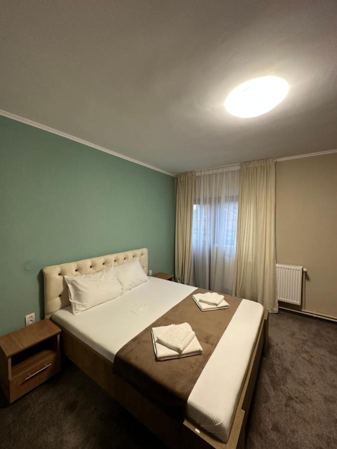 Hotel Freedom&Relax Buzău Esterno foto