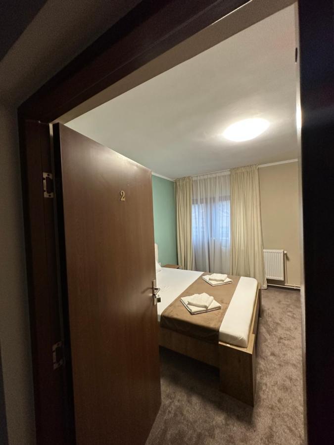 Hotel Freedom&Relax Buzău Esterno foto