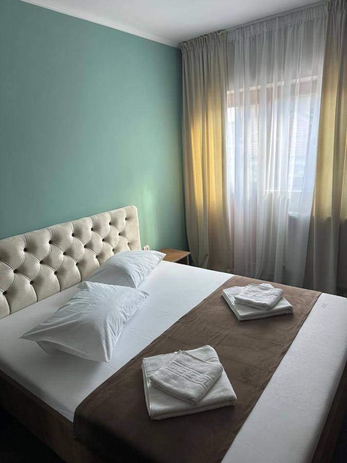 Hotel Freedom&Relax Buzău Esterno foto