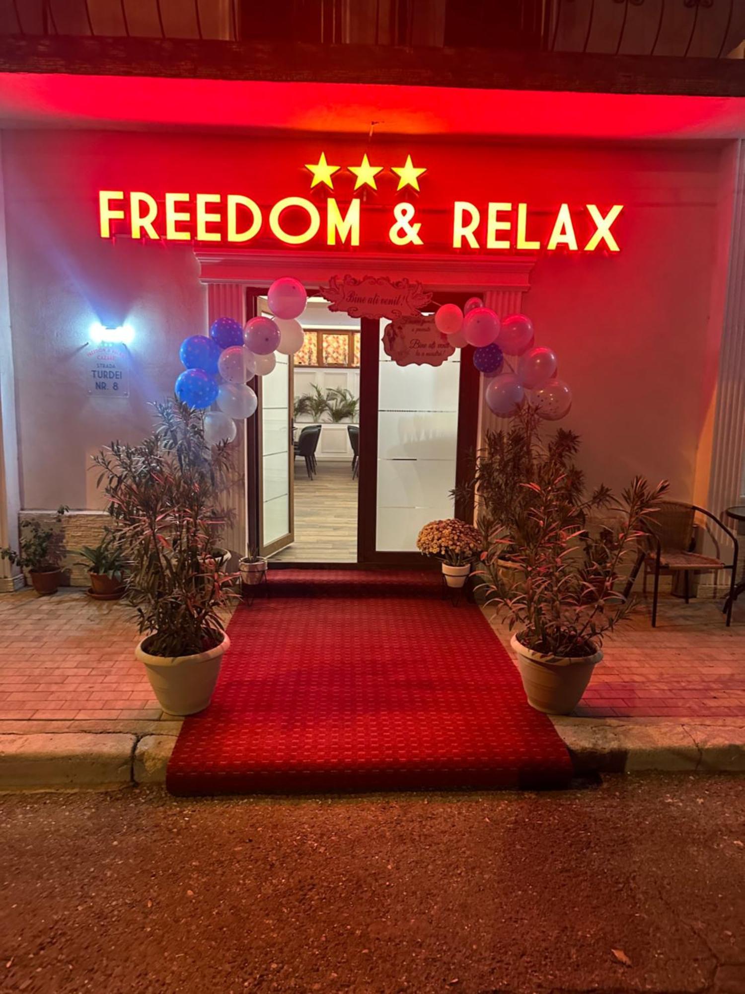 Hotel Freedom&Relax Buzău Esterno foto