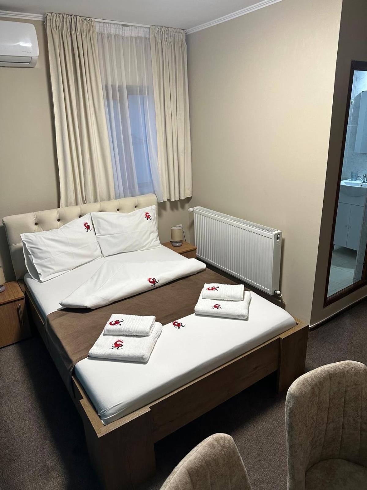 Hotel Freedom&Relax Buzău Esterno foto
